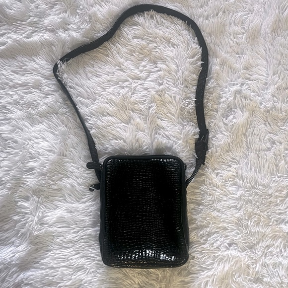 SAS Black Alligator Patent Leather Handbag Adjustable Crossbody Purse USA KeyFob - Picture 2 of 7
